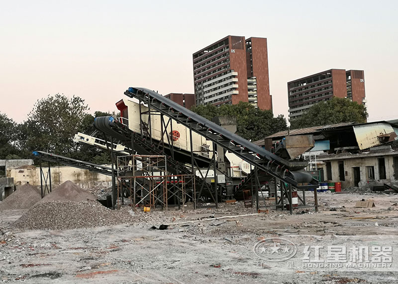 車載制砂（沙）機搭載反擊破作業現場